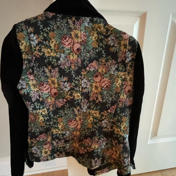 Line and Dot 90s inspired jacket, size small - Picture 2 of 4